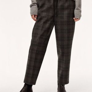 Aritzia / Babaton Jimmy pant in okeeffe plaid